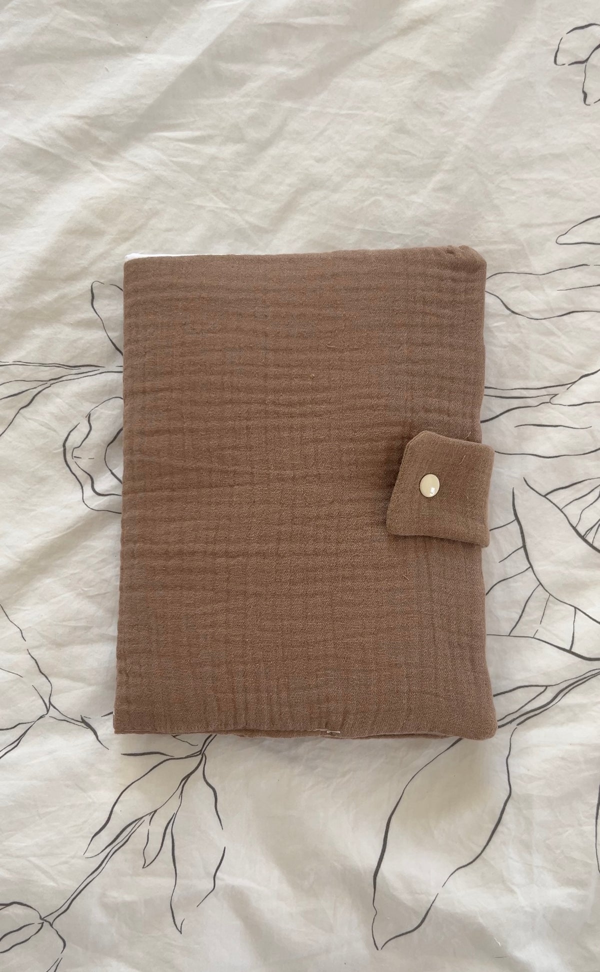 Protège carnet de santé personnalisé - Gaz de coton marron