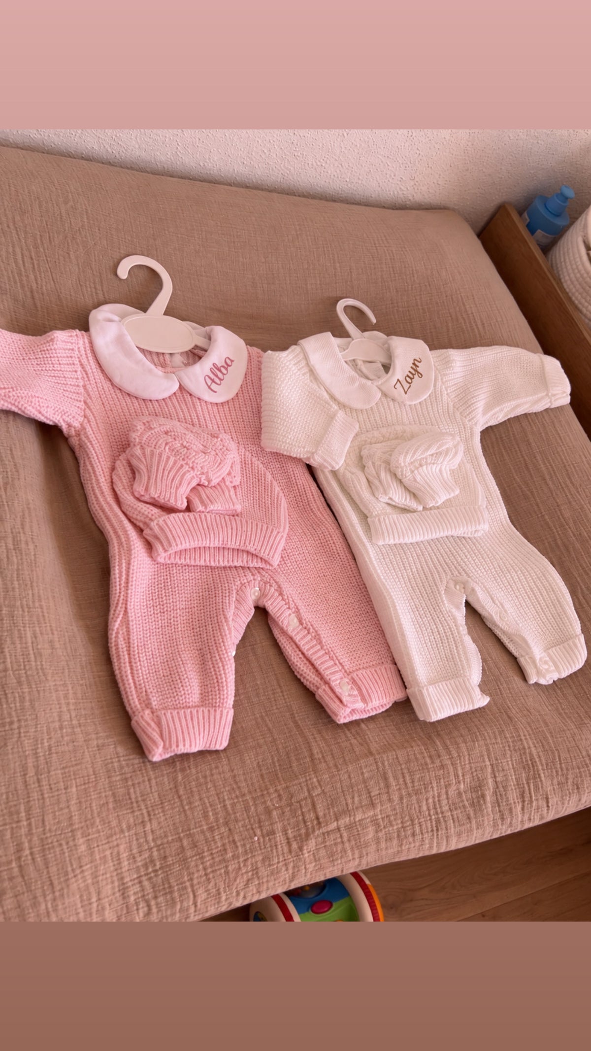 Tenue en maille 3pcs personnalisée