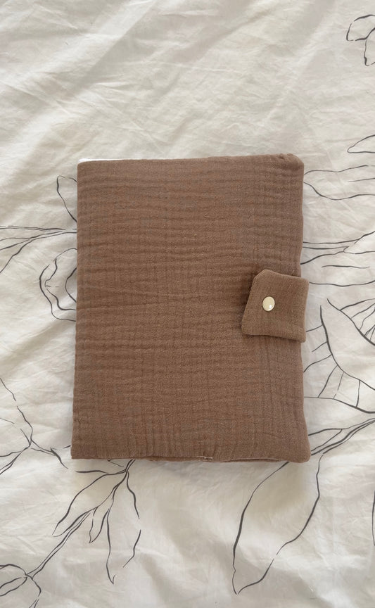 Protège carnet de santé personnalisé - Gaz de coton marron